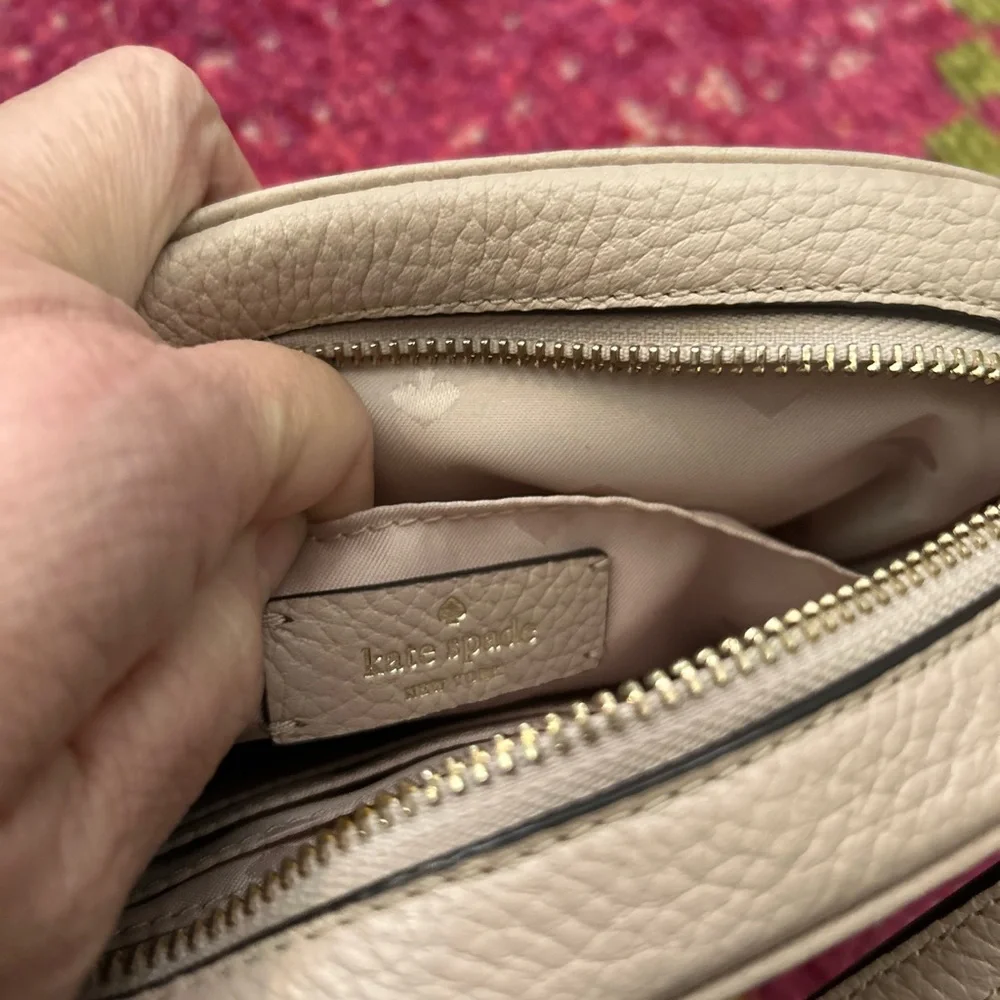 Kate Spade small crossbody bag. Great preowned condition.